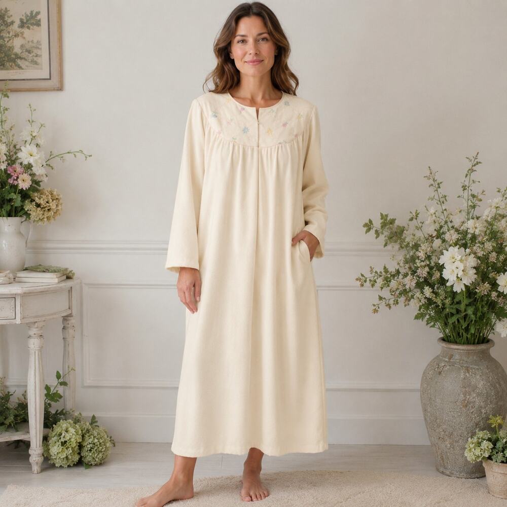 Adonna Vintage Housecoat Robe Cream Embroidered Floral Zip Front Long Pocket XL